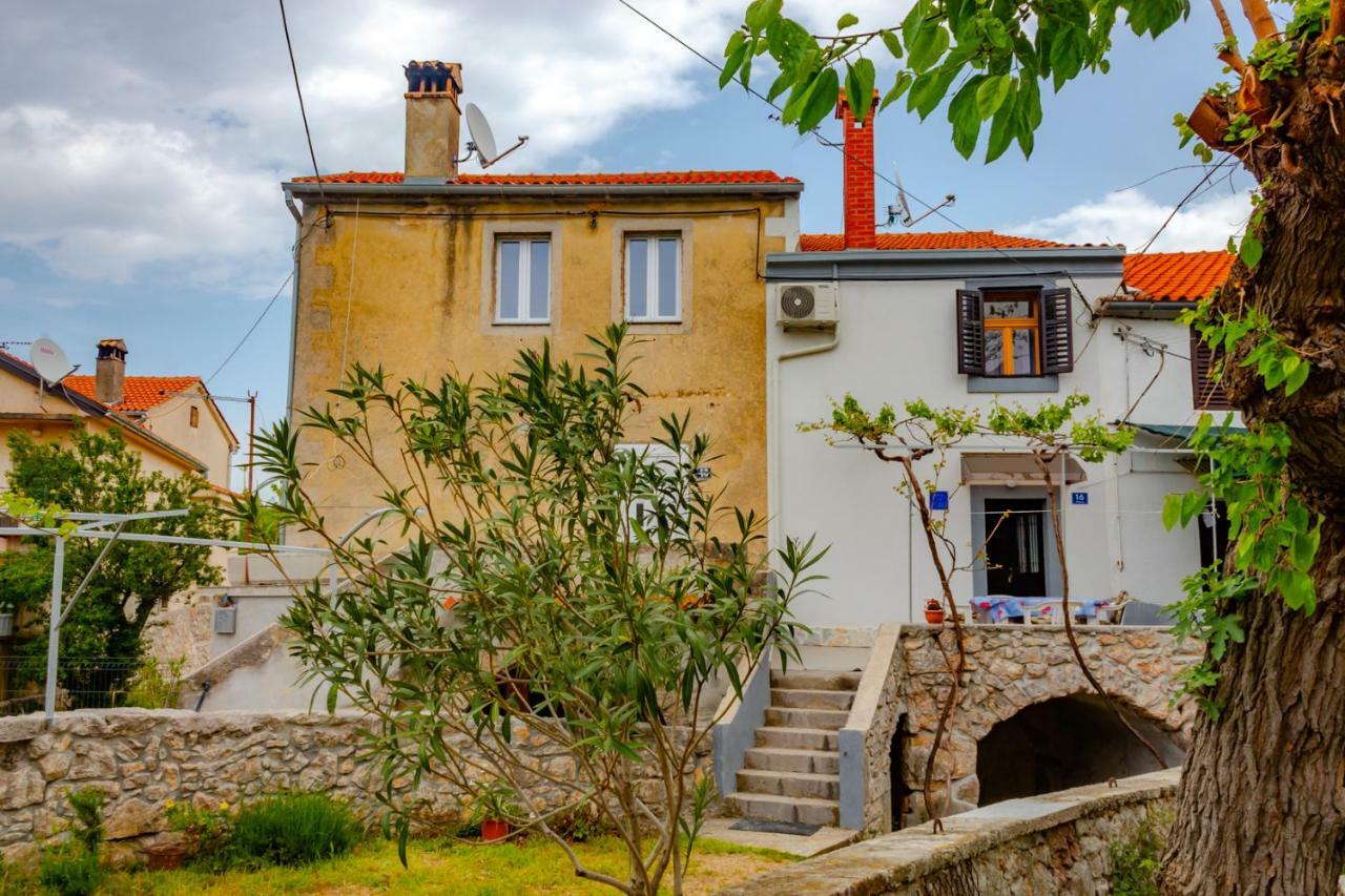 Vila Kuca Za Odmor Kornić Exteriér fotografie